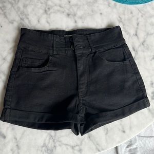 Forever 21 black stretchy butt lifting jean shorts Womens size 27